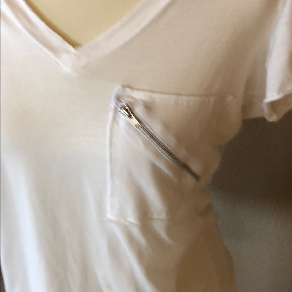 Fun white tee - Picture 2 of 3